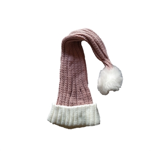Nissehue i lyserød og hvid - blød strikket model